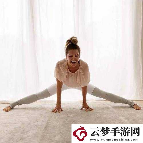一字马时下面到底开不开