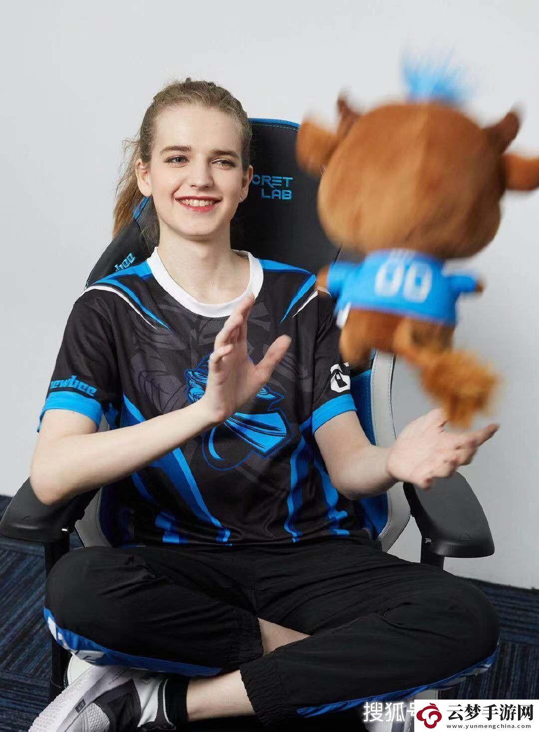 “俄妹CSGO”：电竞界的麻辣时尚秀