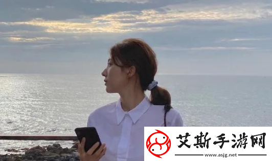 国色天香亭亭玉立四月天
