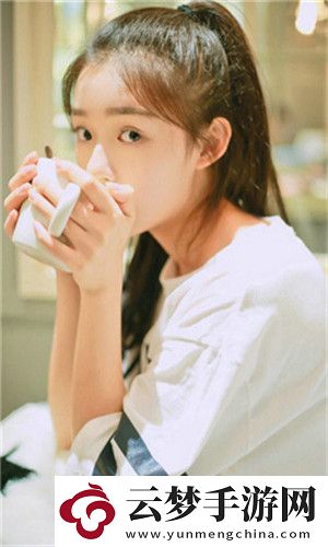 《丰满的女邻居》三级，网友：情节张弛有度，细节感满满好评如潮！