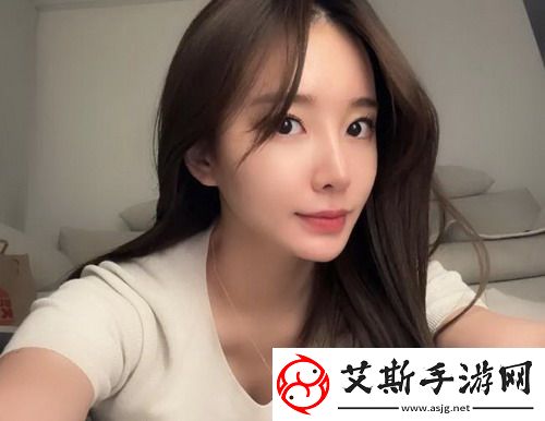 一个人晚上看免费的电视剧如何重塑生活方式网友：这个趋势真让人感慨！