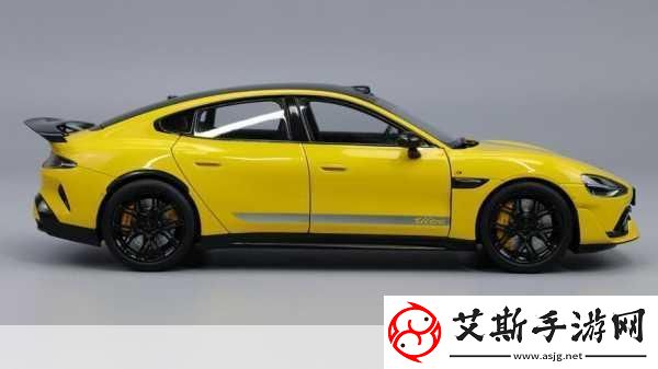 小米汽车SU7Ultra车模闪耀春晚手游界迎来跨界新风尚