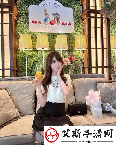 小妈爱上继子免费观看电视剧：亲情与欲望交织的情感迷局！