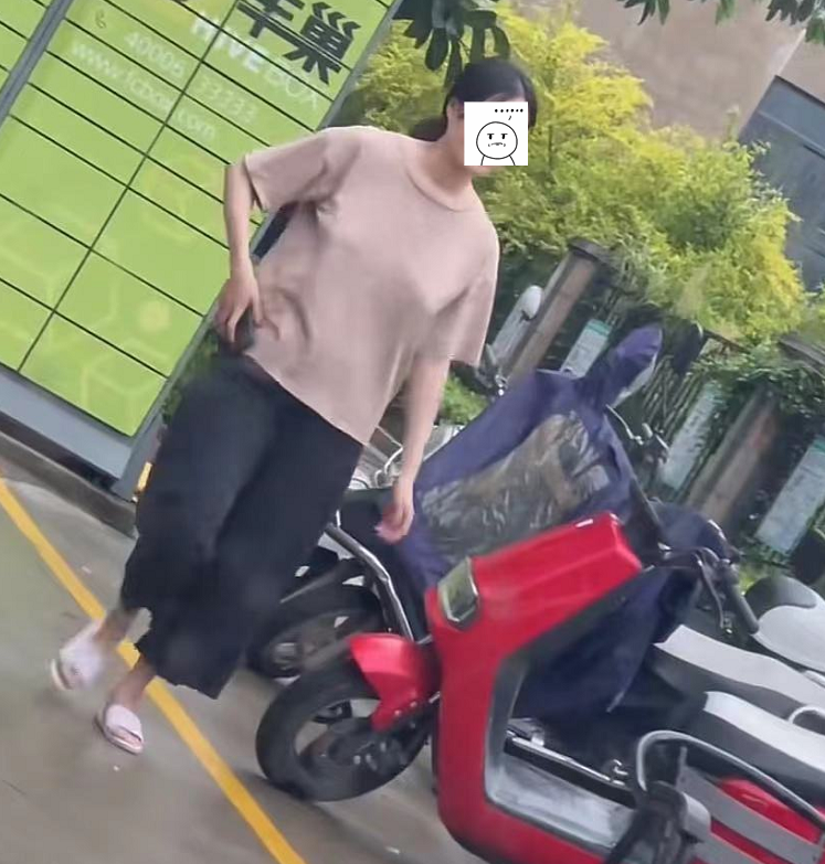 真空下楼取快递被c嗯啊——意外的惊喜与困惑