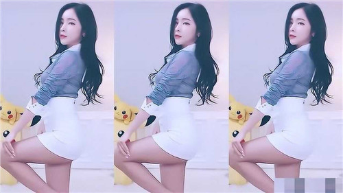 床上打扑克，网友：娱乐无极限！