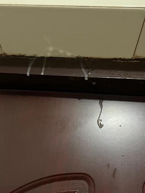 小东西才几天没做喷的到处都是，读者：这真是怎么回事？
